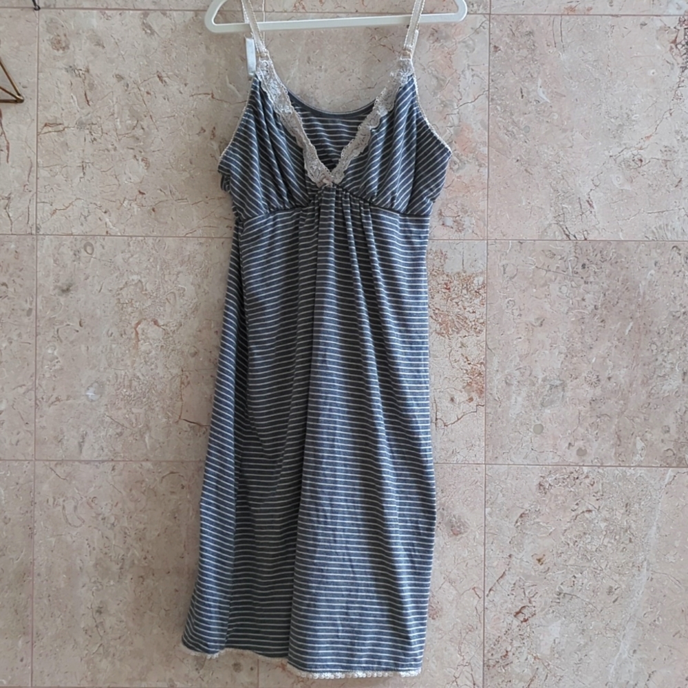 Jessica Simpson nursing nightgown